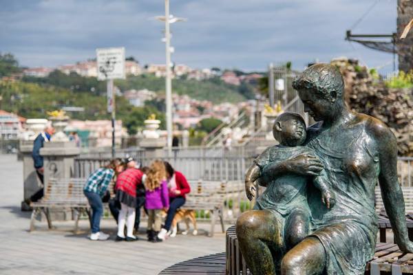 I need your arms to welcome me But a cold stone's all I see