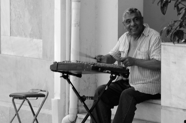 Bang a drum for the sinners  bang a drum for the sins  bang a drum for the losers  and those who win (Bon Jovi - Bang a drum)